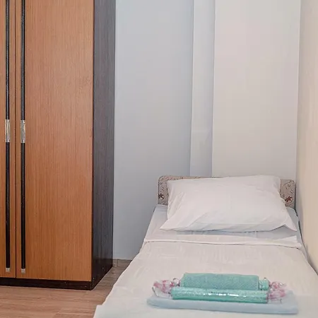 Central Opera House Apartment *